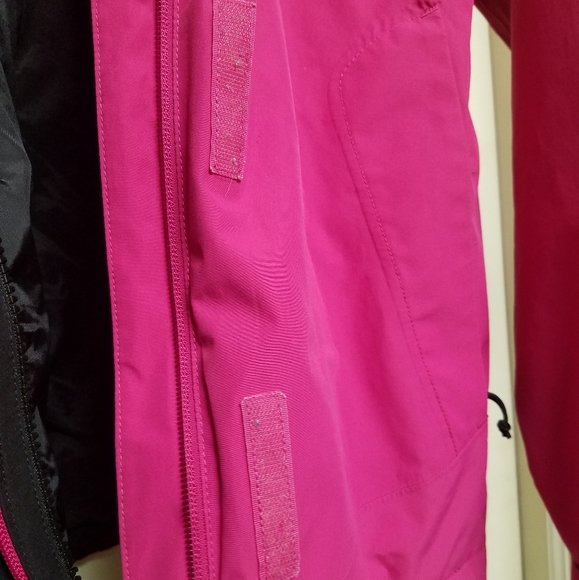 EUC/LN TNF Hyvent Raspberry Pink Snow rain jacket - Picture 10 of 16
